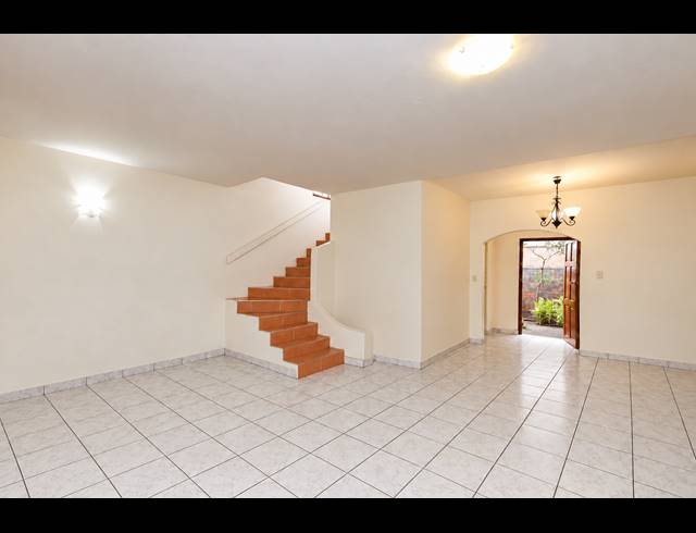 3 BEDROOM TOWNHOUSE FOR SALE IN GLENWOOD
